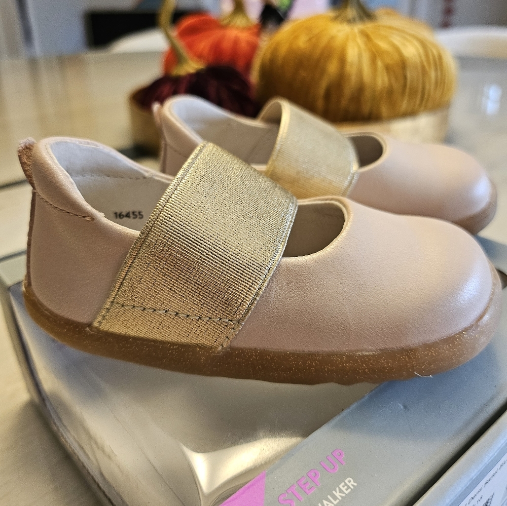 NWOT bobux leather blush pink walkers